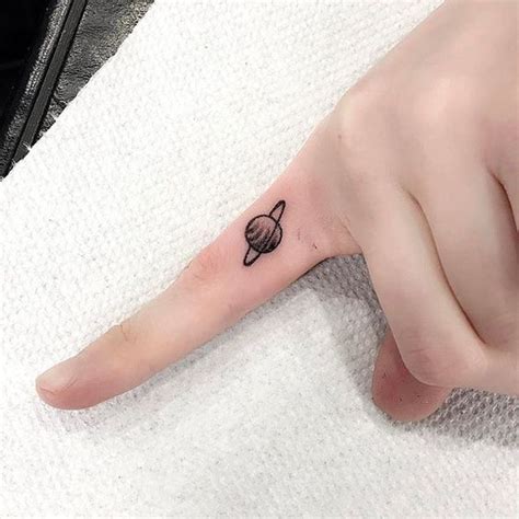 35 Amazing Saturn Tattoos With Meanings, Ideas.